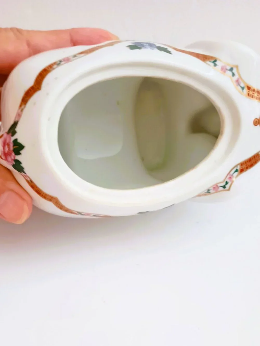 Elizabeth Arden Elephant Trinket Box Vtg White Porcelain Lidded Chinoiserie